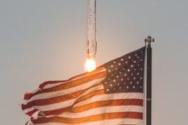 3071 Spacex Pradeda Laipsnišką Dragon Erdvėla