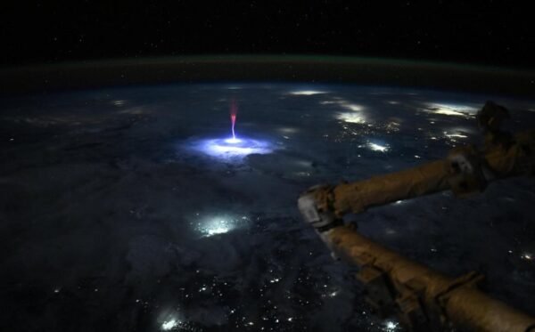 4035 Nasa Astronautas Užfiksavo Retą Atmosfer