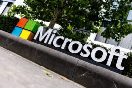4749 Microsoft Paskelbė Apie Naują Darbuotojų