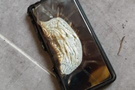 4884 Google Pixel 6a Susiduria Su Užsidegimo 