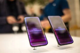8946 Apple Keičia Siri Kūrimo Vadovybę Nauja