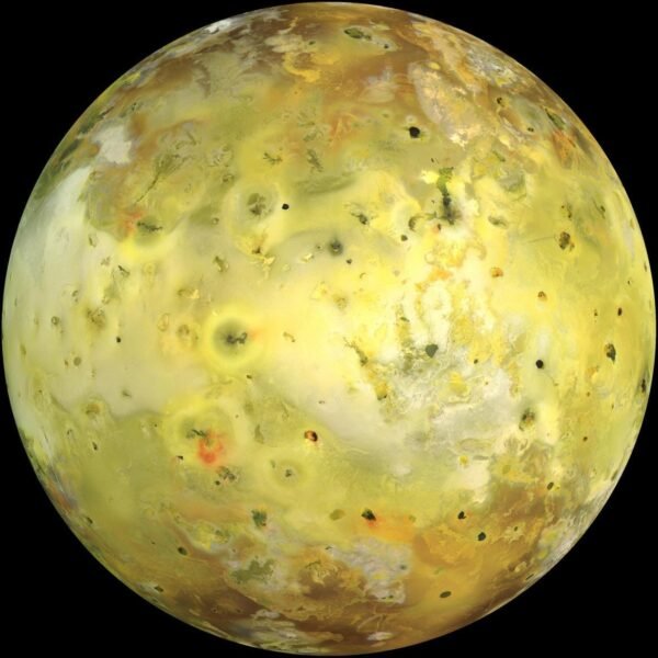3224 Tikroji Jupiterio Palydovo Io Spalva