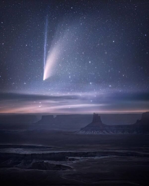 3986 Kometa Neowise Virš Monumentų Slėnio Jutoje