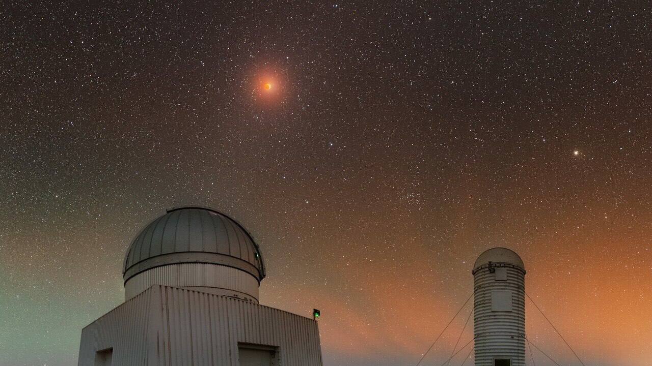 3999 Visas Mėnulio Užtemimas Virš Cerro Tololo Observatorijos