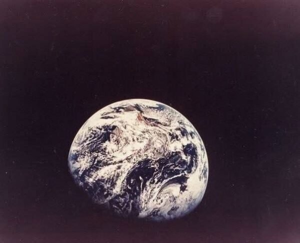 4020 Istorinis Apollo8 Misijos Kadras žvilgsnis į Žemę Iš 30 00