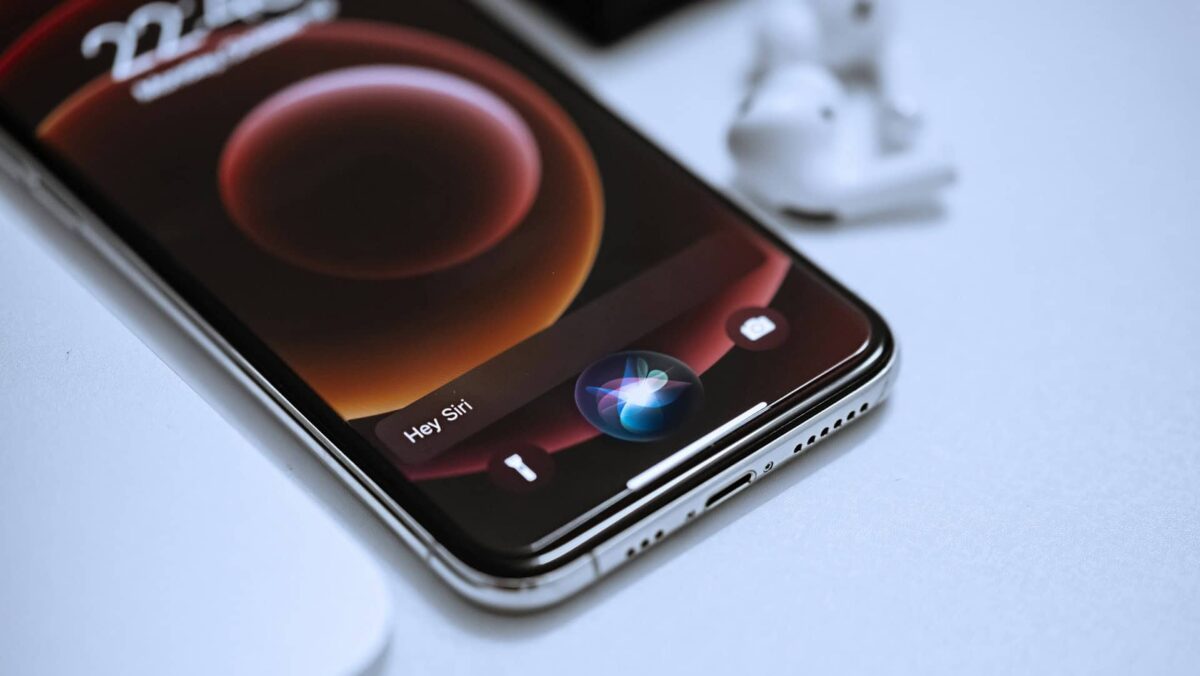 Apple Gali įsigyti Dirbtinio Intelekto Startuolius Mistral Ir Perplexity