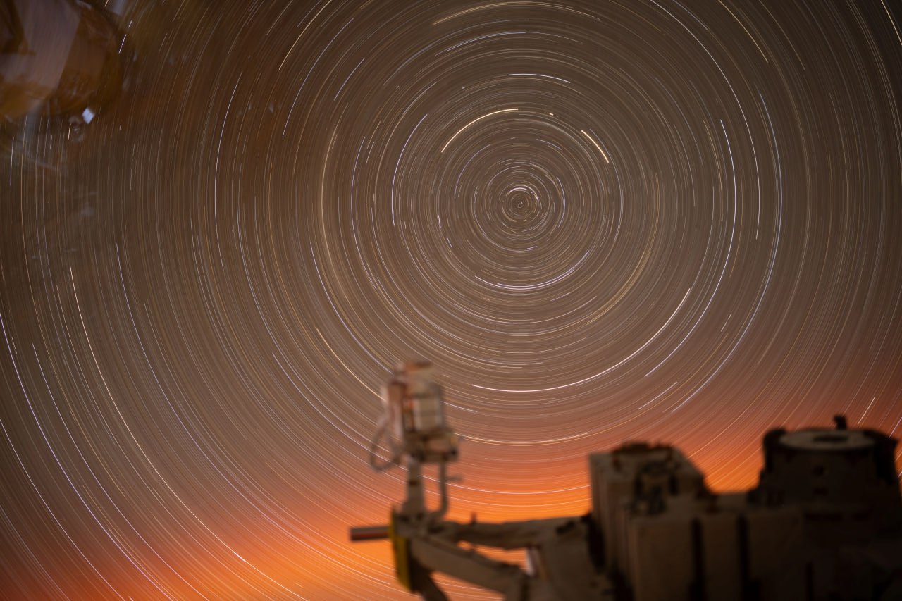 3344 Nasa Astronaut Captures Stunning Star Trails From Space Stat