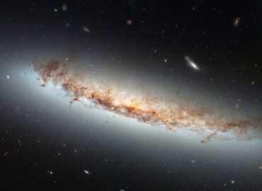4076 Galaktika Ngc 4402 Ir Jos Išskirtinės Savybės