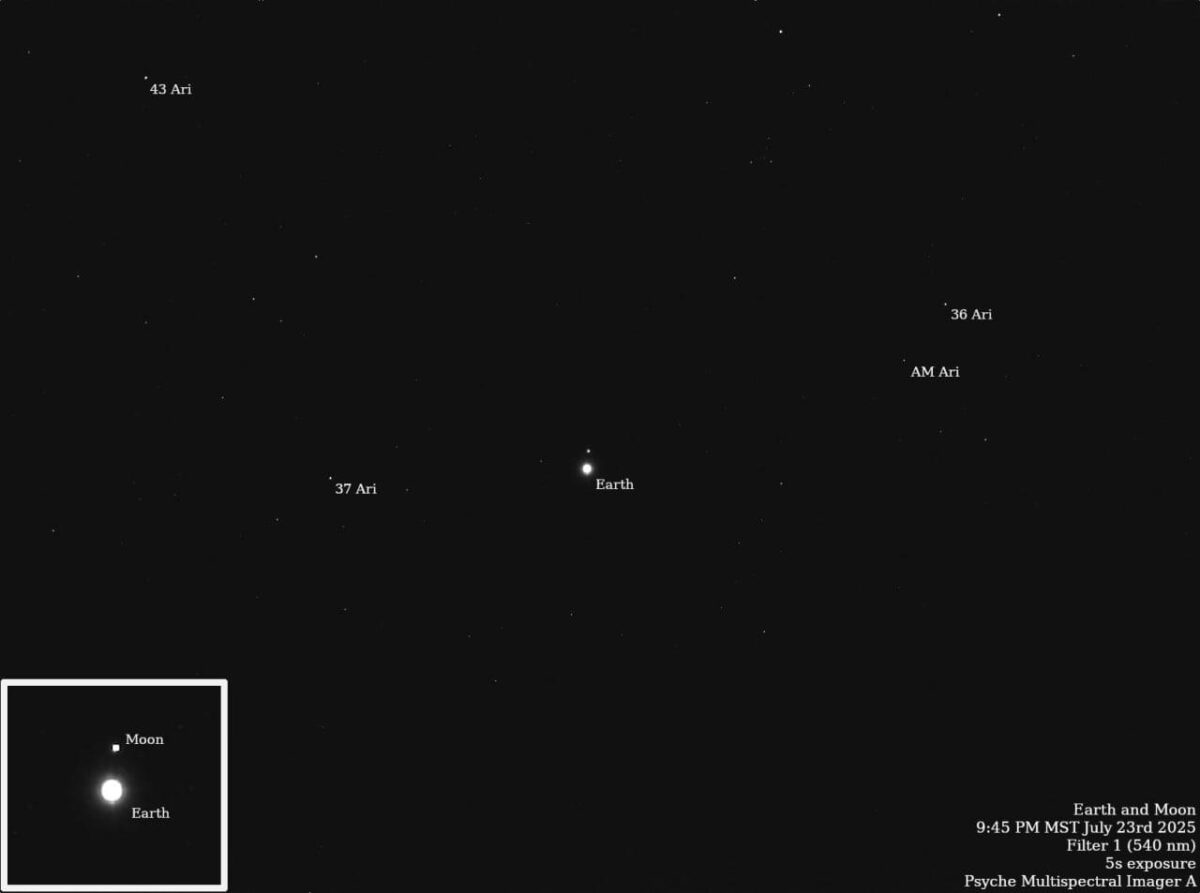 Žemės ir Mėnulio vaizdai iš 290 mln km atstumo
