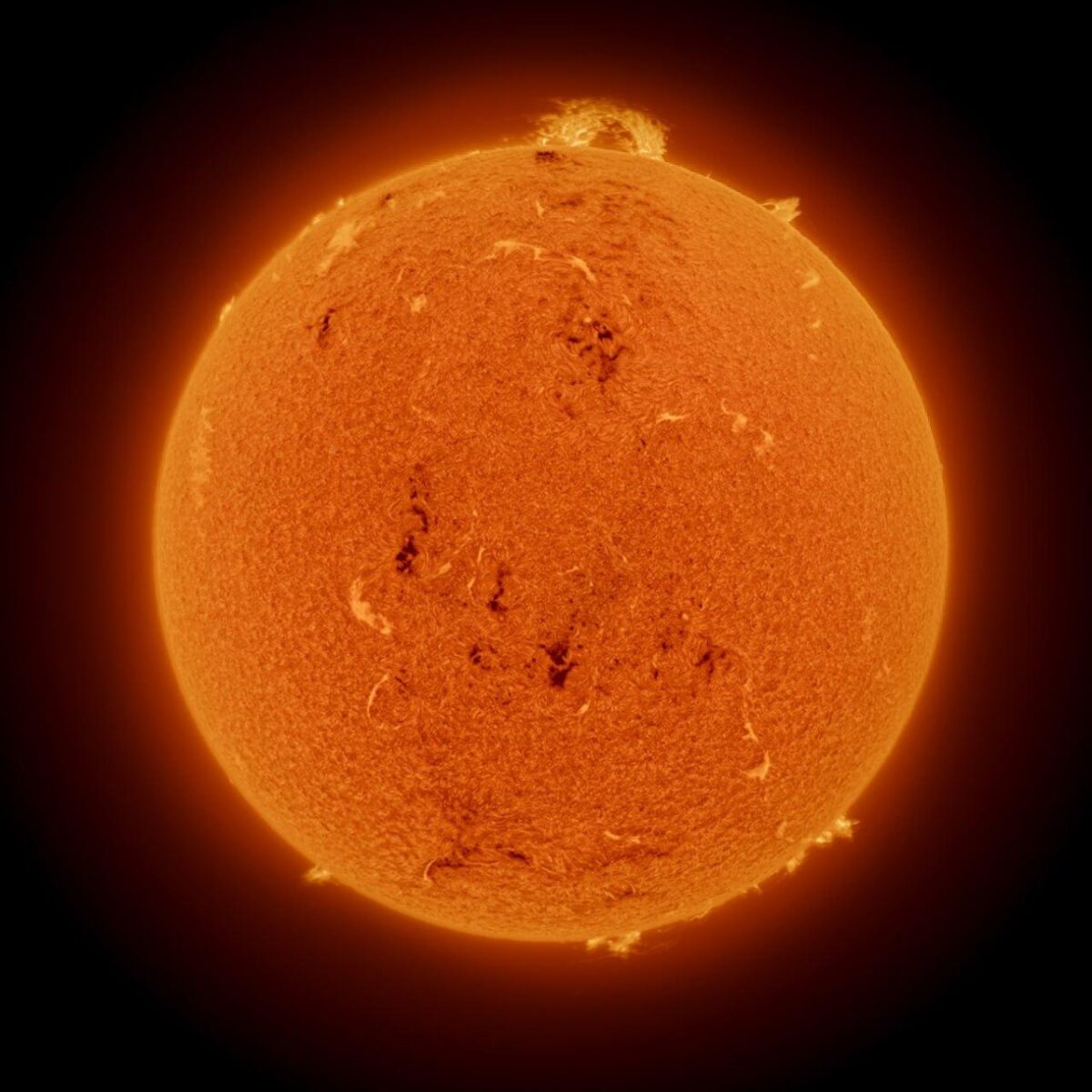 4196 Saulės Aktyvumas Užfiksuotas Teleskopo Pagalba