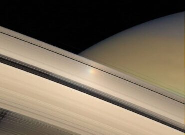 4201 Unikali Cassini Nuotrauka Spalvų žaismas Saturno žieduose