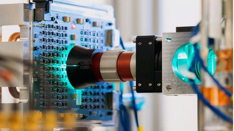 693 Microsoft Pristatė Optinio Kompiuterio Prototipą