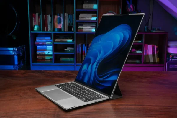 Lenovo Pristatė Naujovišką Thinkbook Vertiflex Su Besikeičiančia Ekrano Orientacija