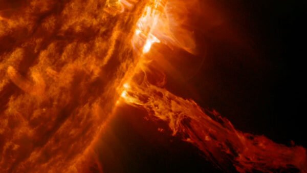 Nasa Pristatė Unikalius Saulės Blyksnių Vaizdus