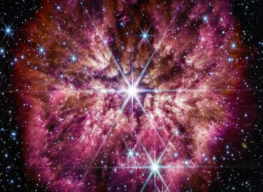 3438 Žvaigždžių Dulkės įžanga į Supernovos Sprogimą