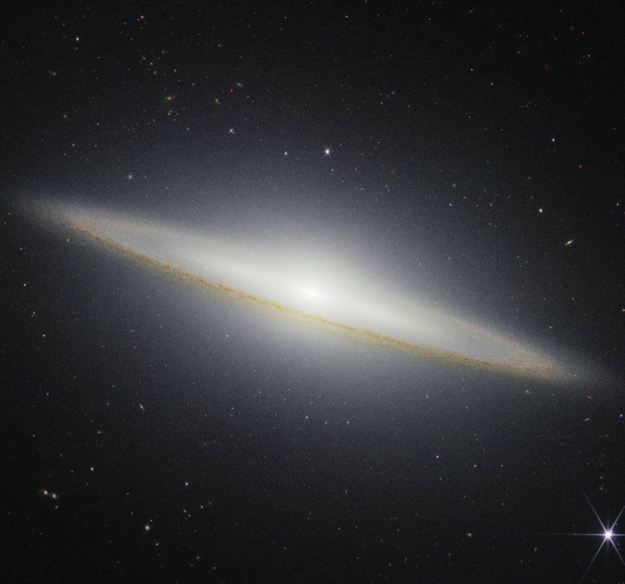 3486 Sombrero Galaktikos Grožis Atskleistas James Webb Teleskopu