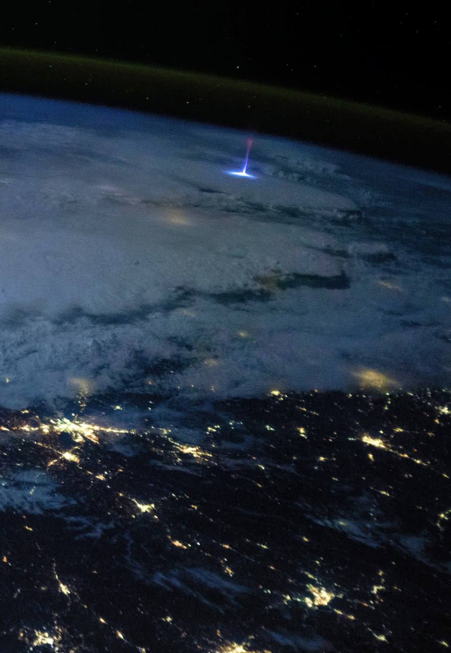 4253 Stebuklingas Mėlynojo Džeto Reiškinys Užfiksuotas Iš Tks