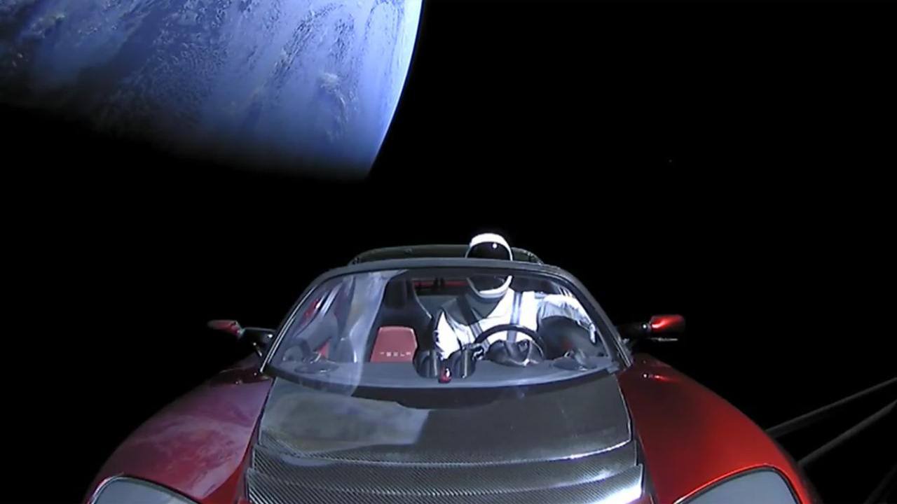 4269 Tesla Roadster Orbitoje Kosmoso šiukšlinimo Problema