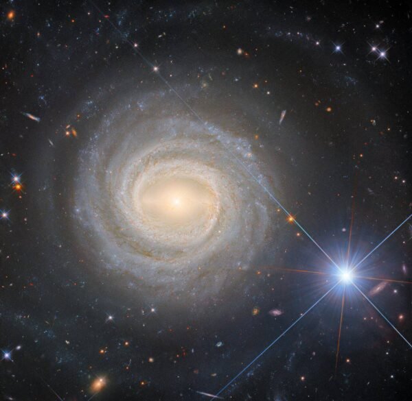4309 Ngc 3783 Ir Hd 101274 Stebuklai Hubble Teleskopo Akiratyje