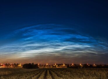 4313 Sidabriniai Debesys Ir Jų Stebėjimas Žemėje Ir Marse