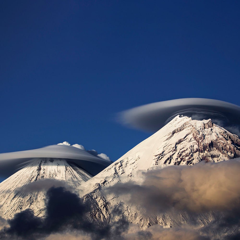 10081 Lentikuliariniai Debesys Kamčiatkoje Stebina Savo Grožiu