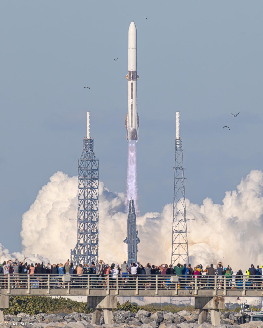 10133 New Glenn Raketos Sėkmingas Paleidimas Escapade Misijoje