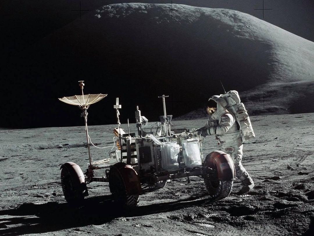 10162 Apolono15 Misija Ikoniška Nuotrauka Su Jimu Irvinu Ir Mėnu