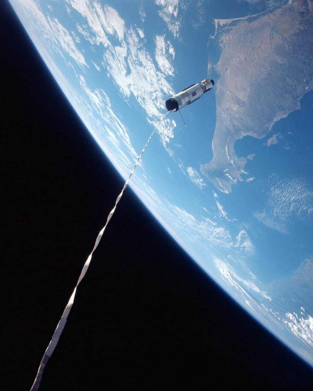 10166 Gemini 11 Ir Agena Istorinis 30 Metrų Ilgio Kosminis Ryšys