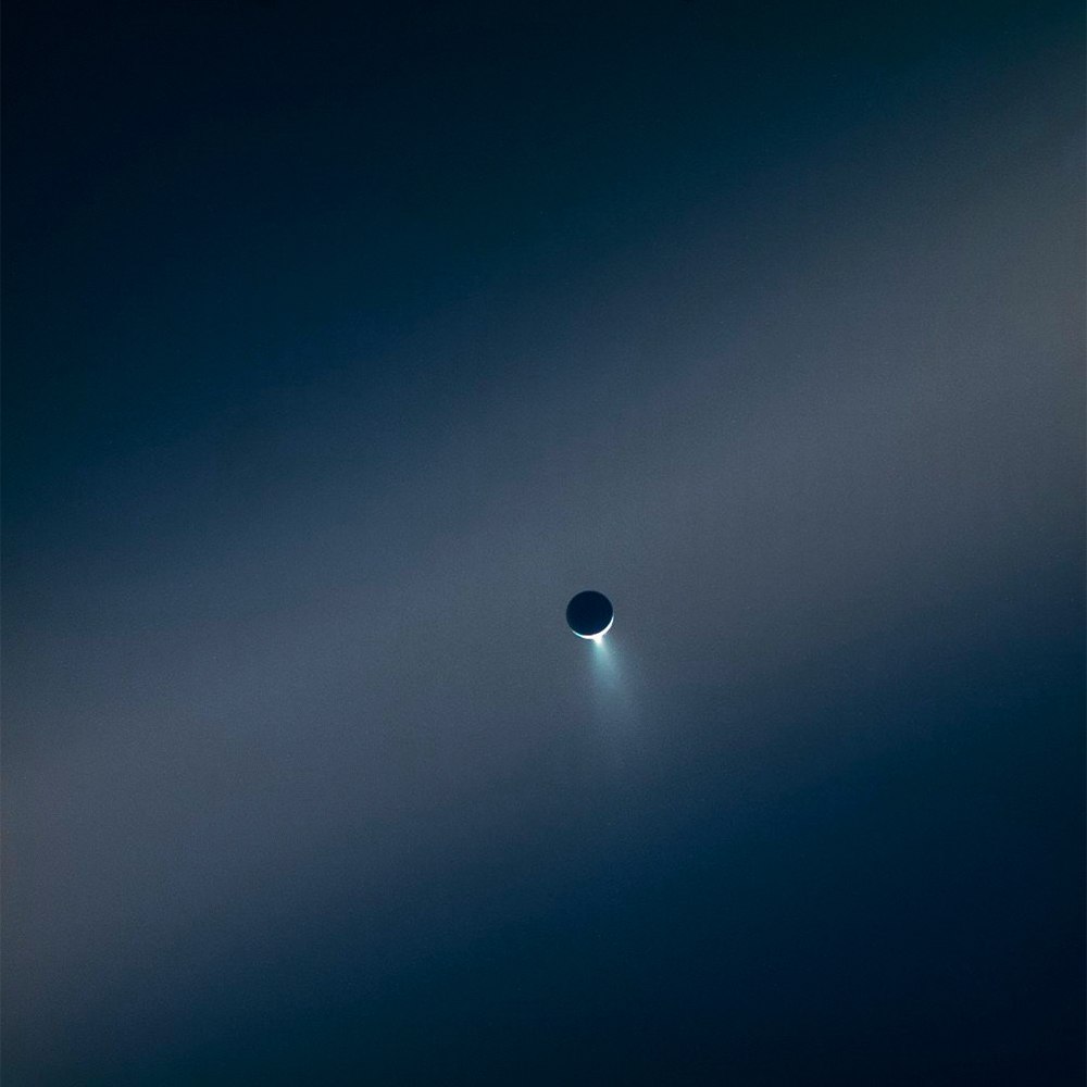 10175 Neįtikėtinas Encelado Vaizdas Atskleidžia Aktyvų Geizerį