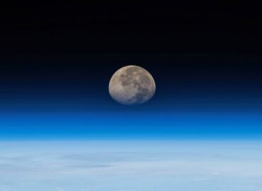 1620 Įspūdingas Mėnulio Vaizdas Virš Žemės Iš Tarptautinės Kosmin