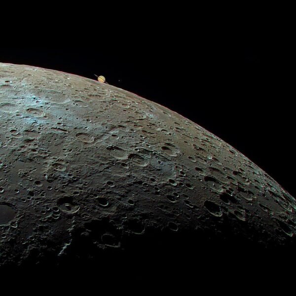 1682 Saturno Ir Mėnulio žavesys