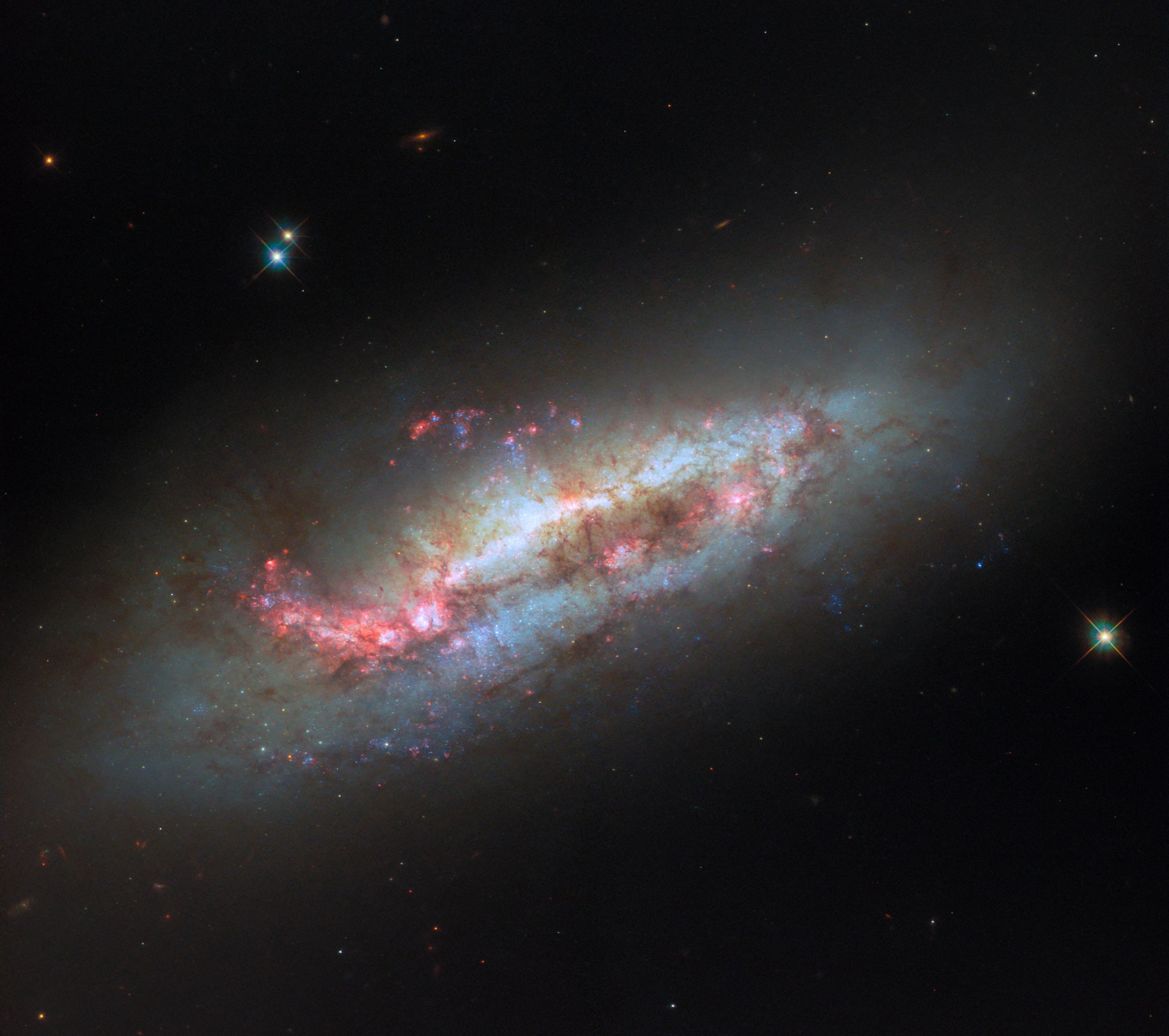 2983 Ngc 1511 Ir Jos Galaktikų Kompanionų įtaka Ir Sąveikos