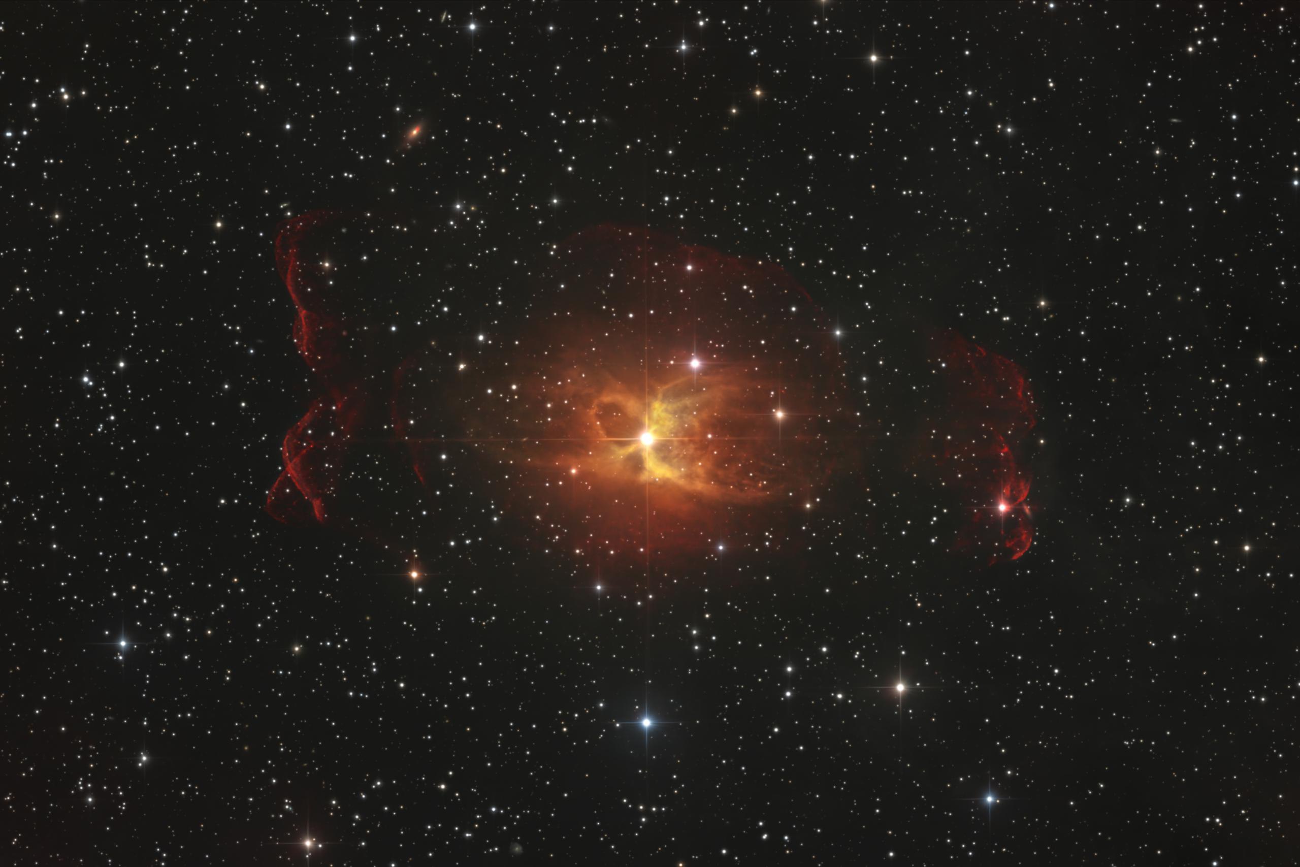 3003 Ic 2220 Tumanumas Paslaptingas Raudonojo Milžino švytėjimas