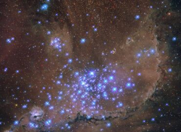 4398 Jaunas žvaigždžių Spiečius Hubble Teleskopu