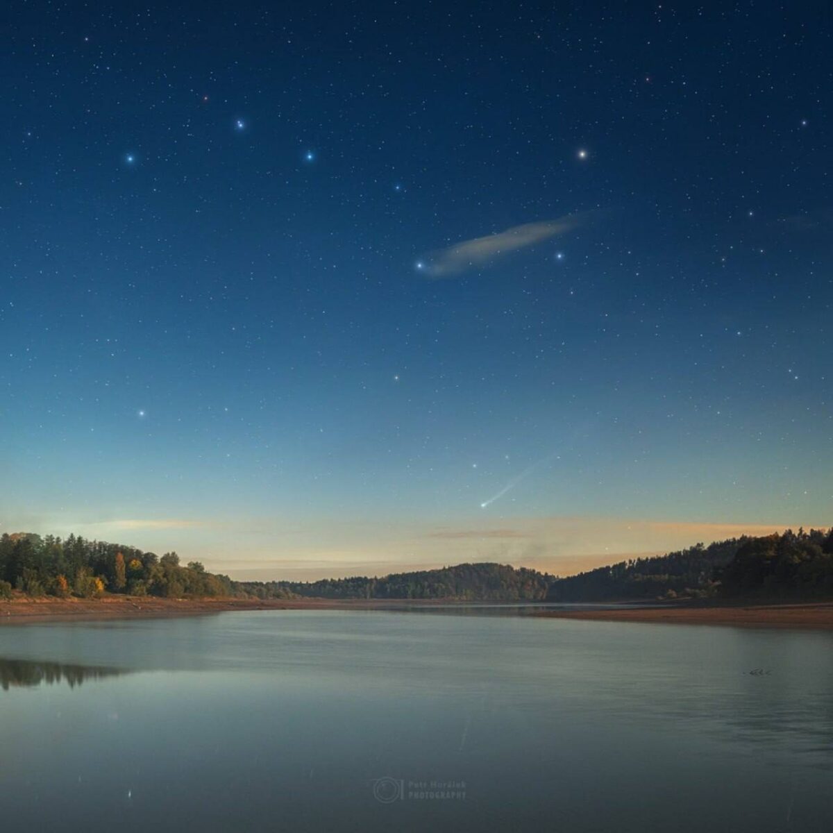 Kometa C/2025 A6 Lemmon ir Didžioji Lokė: Pasaulio Dėmesio Centre