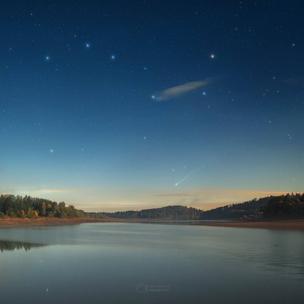 4454 Kometa C2025 A6 Lemmon Ir Didžioji Lokė Pasaulio Dėmesio C