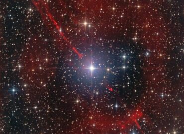 4519 Dviejų žvaigždžių Sistemos Kx Andromedoje įdomybės