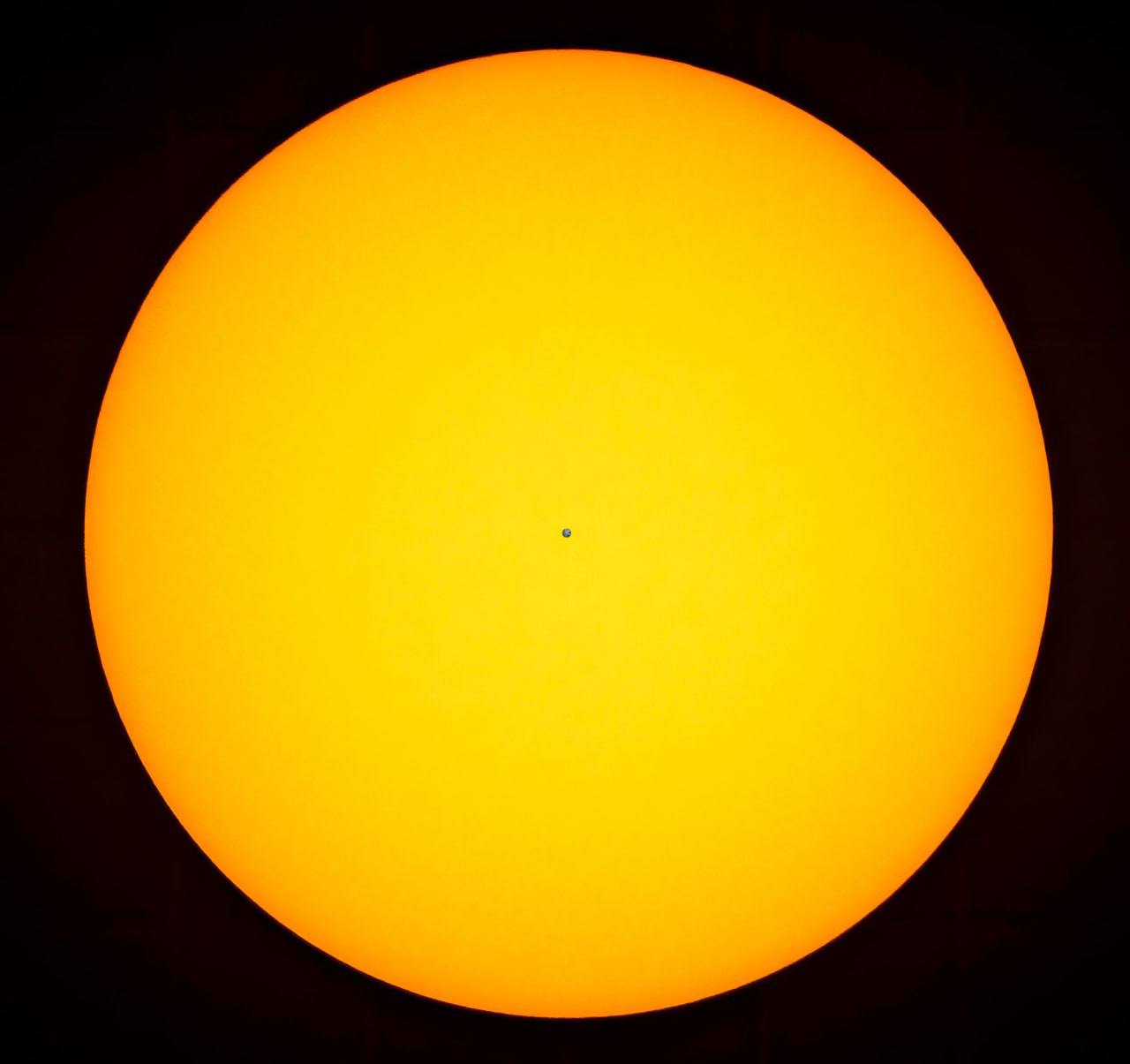 4544 Saulės Ir Žemės Dydžio Skirtumas