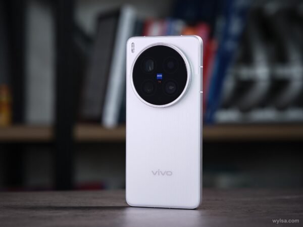 6094 Vivo X300 Ultra Su Dviem 200 Mp Kameromis Ir Periskopiniu Ob