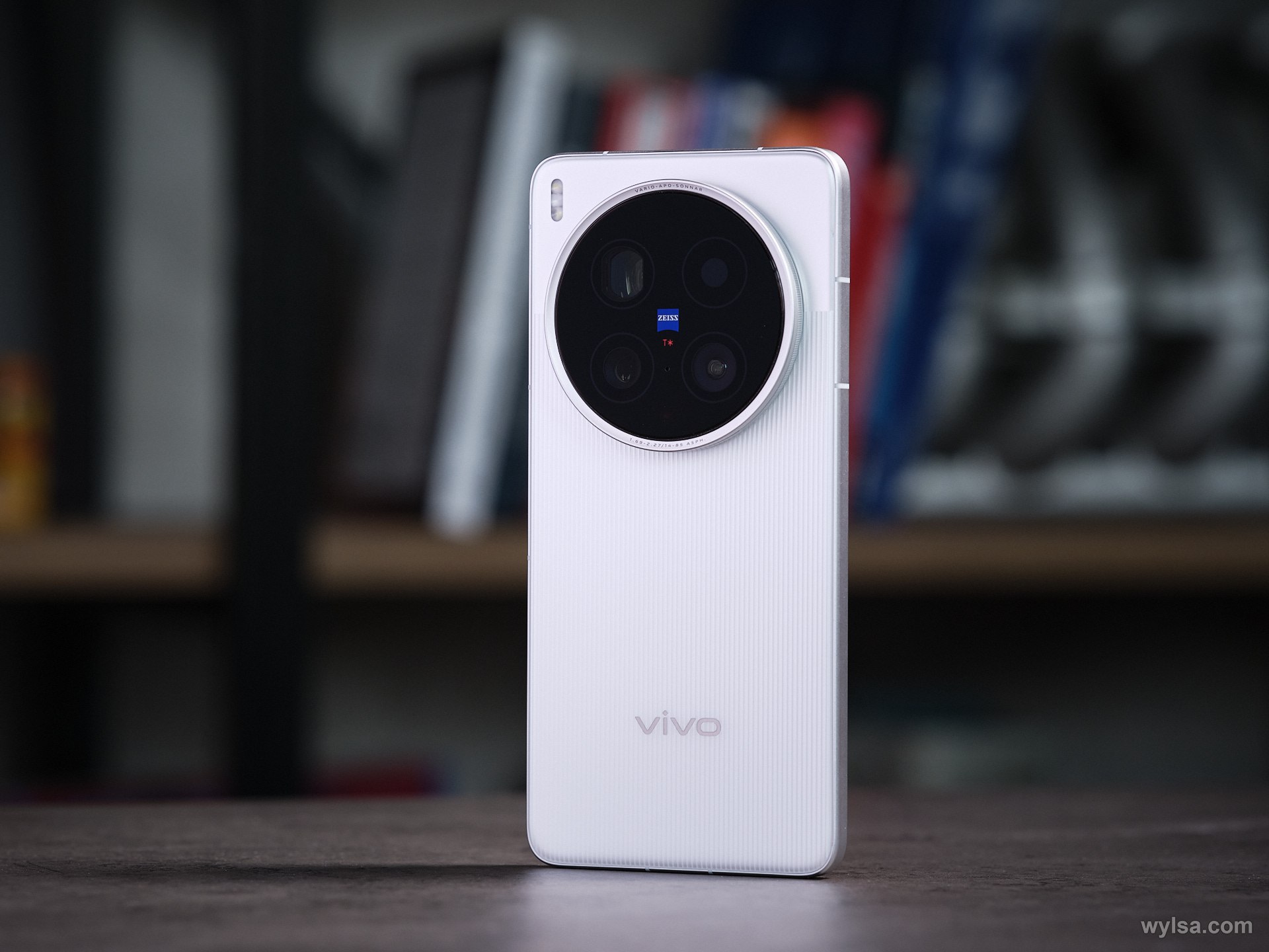 6094 Vivo X300 Ultra Su Dviem 200 Mp Kameromis Ir Periskopiniu Ob