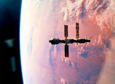 10232 Unikalus žvilgsnis į Tarptautinę Kosminę Stotį Iš šatlanto 