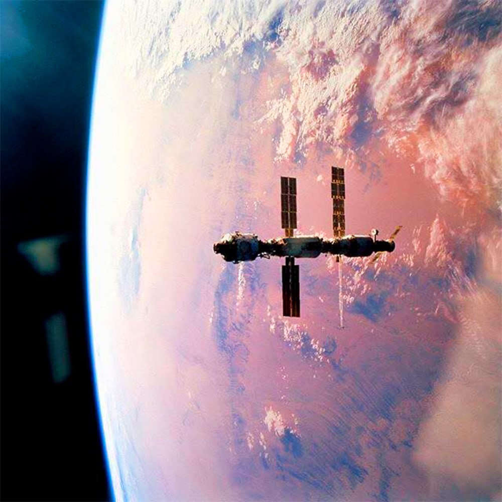 10232 Unikalus žvilgsnis į Tarptautinę Kosminę Stotį Iš šatlanto