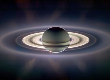 10259 Įspūdinga Saturno Iš Tamsos Užfiksuota Cassini Nuotrauka