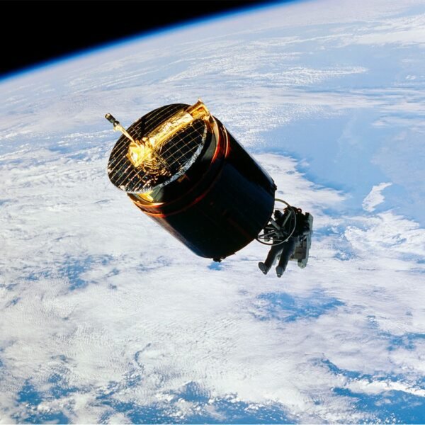 10262 Astronautas Daleas Gardneris Ir Jo Misija Su Westar Vi Paly