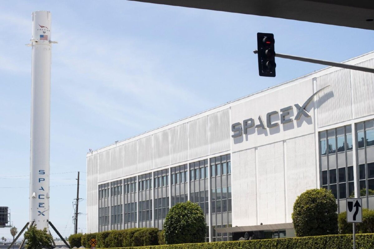 SpaceX planuoja IPO siekiant finansuoti kosminius projektus