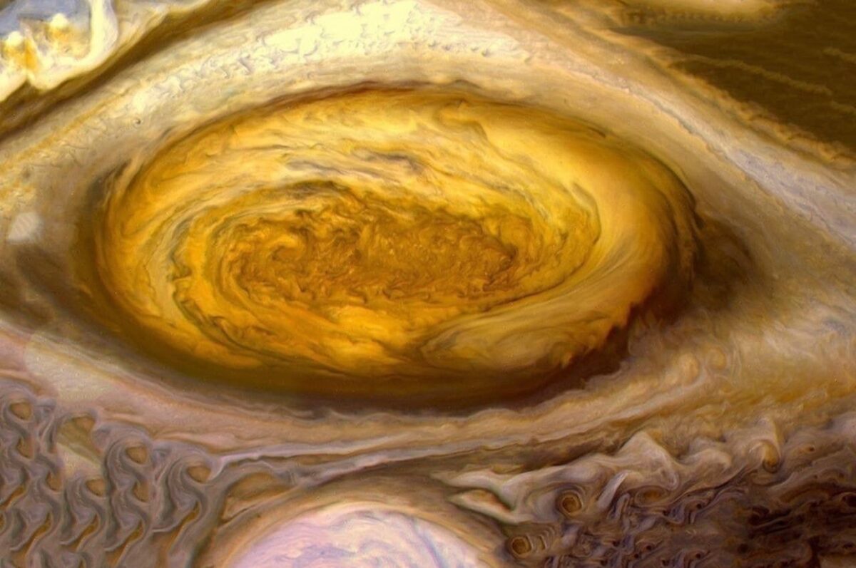 15537 Didysis Jupiterio Dėmė Mažėja Ir Keičiasi