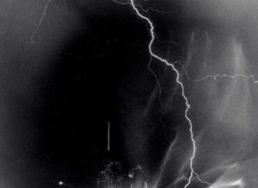 15574 Nepaprastas įvykis žaibas Trenkė į Kosminį Laivą Challenger