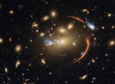 15597 Gravitacinės Lęšio Fenomenas Ir Jo Atradimai