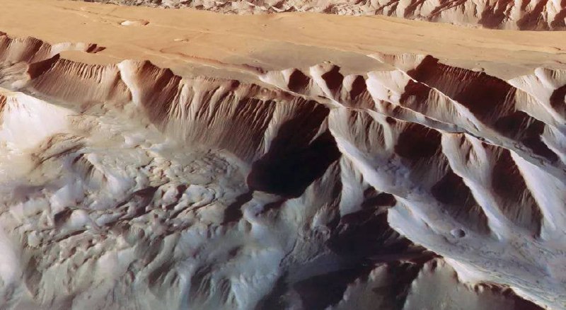 15622 Didžiausias Kanjonas Saulės Sistemoje Atrastas Marse