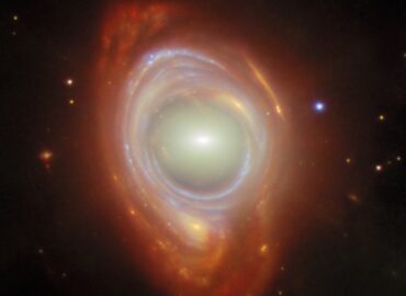 2233 Įspūdingas Einšteino žiedas Neįtikėtinas Detalumas